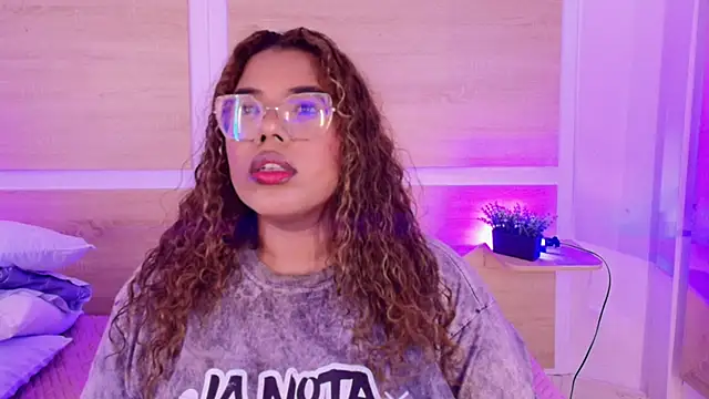  nickypurple  online show from 05/30/26, 02:47