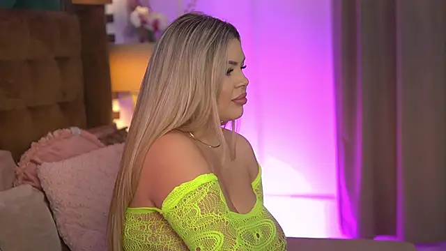 SophieBoobsX online show from 05/15/26, 05:36
