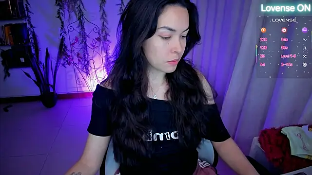 Snapshot of Lunlunera chatting on 07/17/26, 04:08 Lunlunera online show from 07/17/26, 04:08