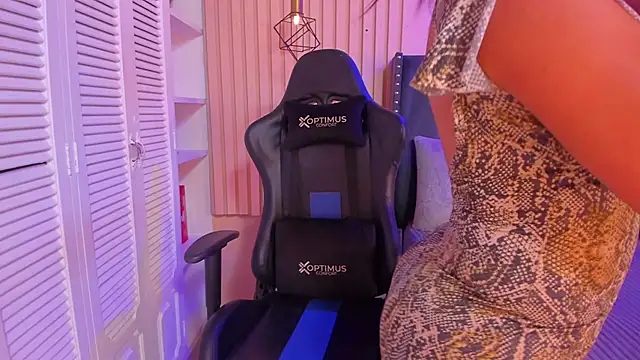 ashlye miller  online show from 01/12/25, 03:49