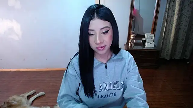 Snapshot of _holy_1 chatting on 02/14/25, 04:15 holy 1 online show from 02/14/25, 04:15