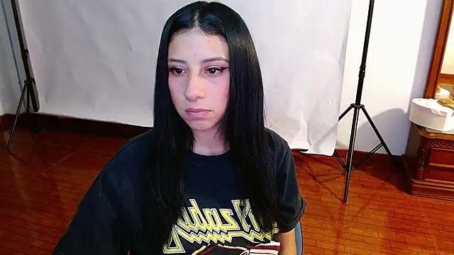 Snapshot of _holy_1 chatting on 09/09/25, 04:34 holy 1 online show from 09/09/25, 04:34