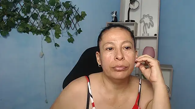 mature martina online show from 12/19/25, 05:42