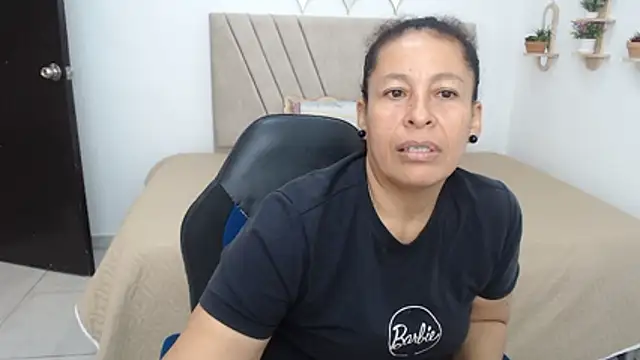 mature martina online show from 03/30/26, 08:10