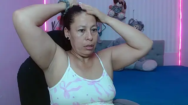 mature martina online show from 05/17/26, 11:06