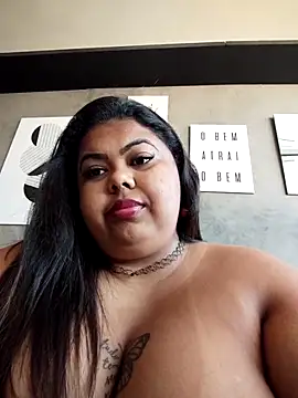 Snapshot of biancabombombbw chatting on 11/11/25, 10:37 biancabombombbw online show from 11/11/25, 10:37