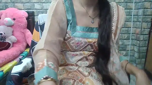 Snapshot of Sexy_iknoor chatting on 10/21/25, 04:57 Sexy iknoor online show from 10/21/25, 04:57