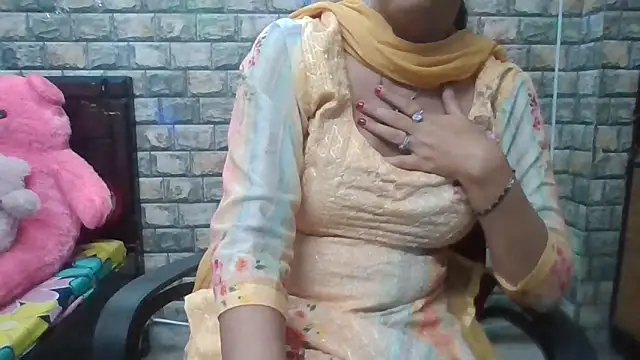 Snapshot of Sexy_iknoor chatting on 11/04/25, 04:33 Sexy iknoor online show from 11/04/25, 04:33