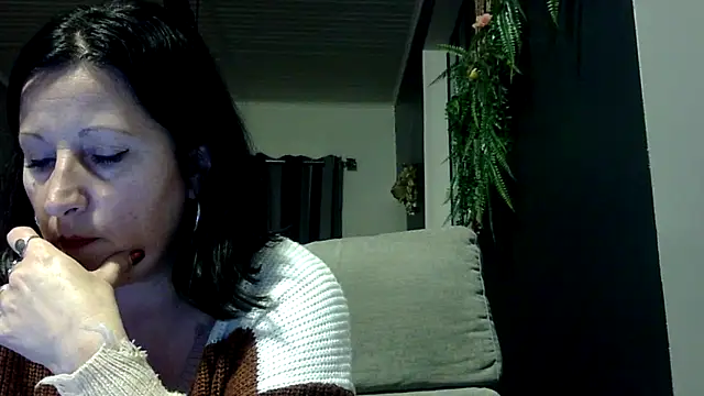 feline27 online show from 01/06/26, 05:49