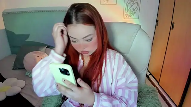 Snapshot of damn_that_booty chatting on 11/12/25, 10:04 damn that booty online show from 11/12/25, 10:04