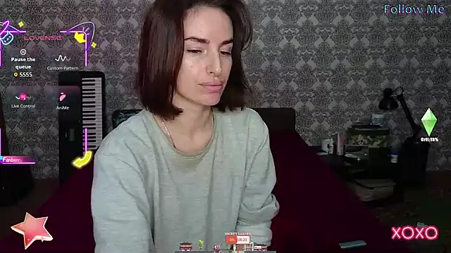 xx adrihanna xx online show from 10/28/25, 07:34