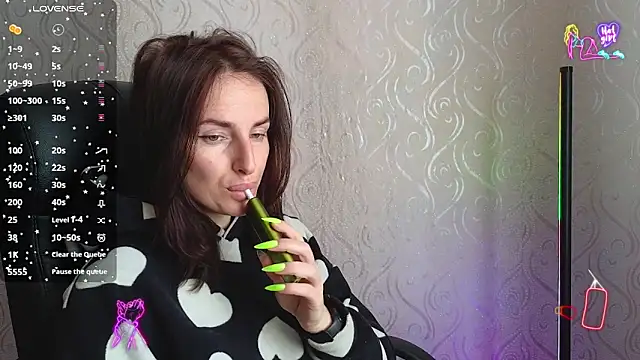 xx adrihanna xx online show from 05/18/26, 06:19