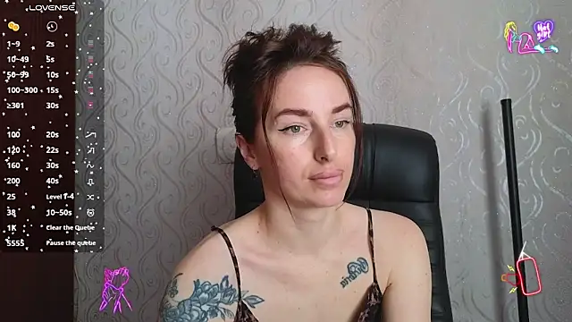 Snapshot of xx_adrihanna_xx chatting on 06/08/26, 06:03 xx adrihanna xx online show from 06/08/26, 06:03