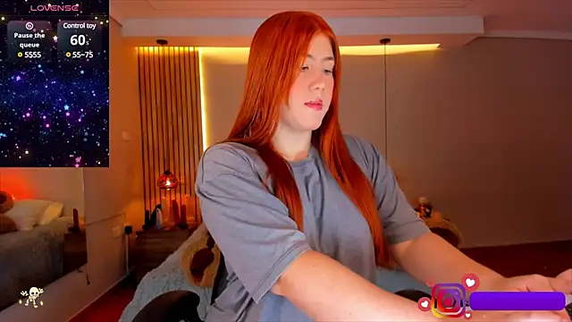 Snapshot of AbbieEdmond chatting on 12/14/24, 04:34 AbbieEdmond online show from 12/14/24, 04:34