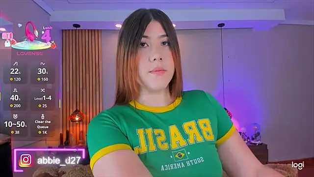 Snapshot of AbbieEdmond chatting on 09/19/25, 04:25 AbbieEdmond online show from 09/19/25, 04:25