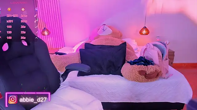 Snapshot of AbbieEdmond chatting on 11/15/25, 04:10 AbbieEdmond online show from 11/15/25, 04:10