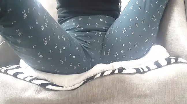 Snapshot of Web_Lady chatting on 02/13/25, 09:27 Web Lady online show from 02/13/25, 09:27