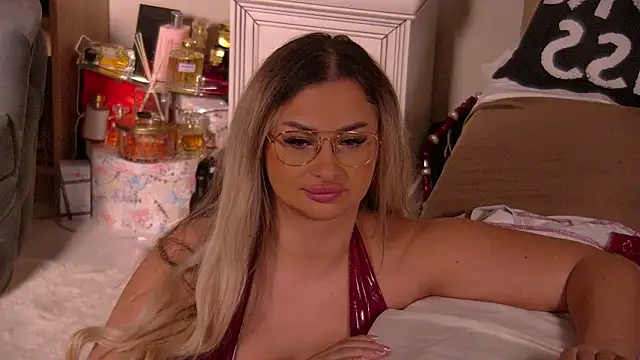 Denisse Perry online show from 04/12/26, 11:32