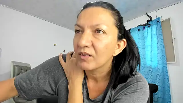 Snapshot of Angelblue_ chatting on 01/02/25, 09:28 Angelblue online show from 01/02/25, 09:28