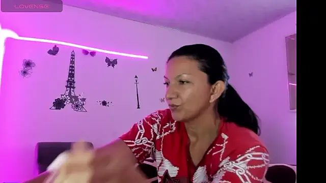 Snapshot of Angelblue_ chatting on 02/10/25, 06:35 Angelblue online show from 02/10/25, 06:35