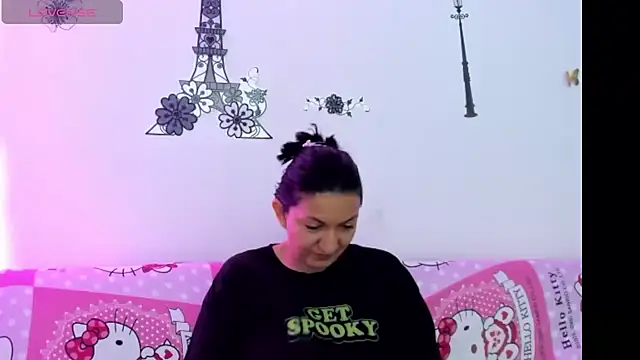 Snapshot of Angelblue_ chatting on 02/13/25, 11:15 Angelblue online show from 02/13/25, 11:15