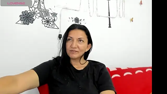 Snapshot of Angelblue_ chatting on 02/25/25, 10:39 Angelblue online show from 02/25/25, 10:39