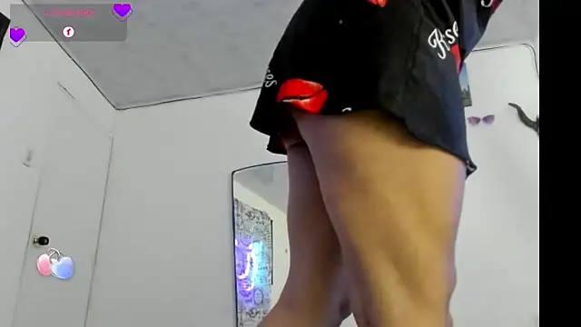 Snapshot of Angelblue_ chatting on 03/18/25, 01:53 Angelblue online show from 03/18/25, 01:53