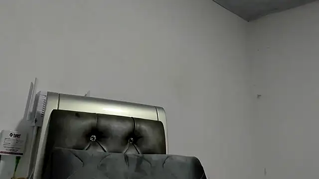 Snapshot of Angelblue_ chatting on 10/16/25, 12:50 Angelblue online show from 10/16/25, 12:50