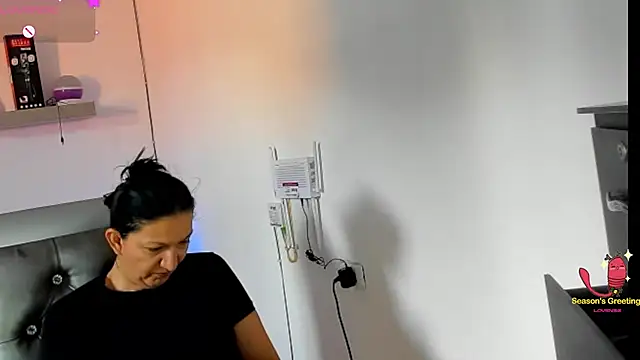 Snapshot of Angelblue_ chatting on 12/14/25, 08:35 Angelblue online show from 12/14/25, 08:35