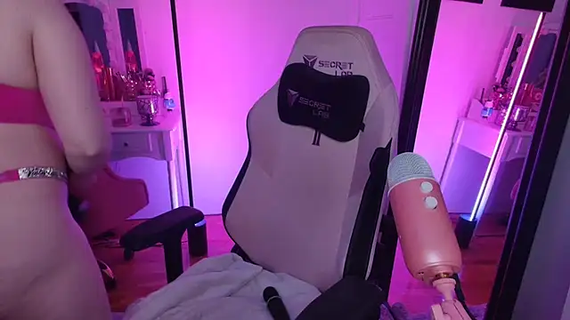 rachelbrooksxx online show from 12/19/25, 04:58