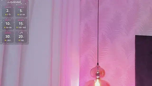 Snapshot of kataliina__ chatting on 12/12/24, 12:01 kataliina online show from 12/12/24, 12:01