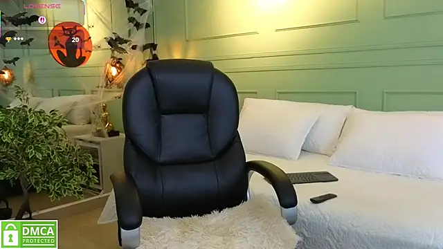 Snapshot of kataliina__ chatting on 10/16/25, 11:44 kataliina online show from 10/16/25, 11:44