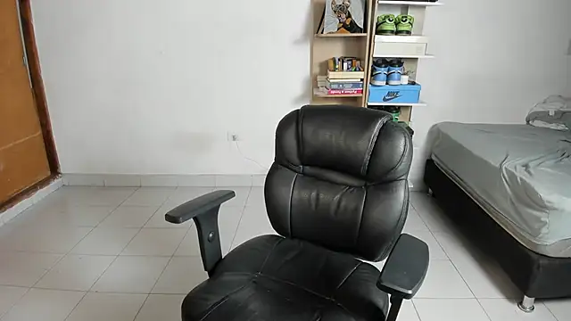 imtonny19 online show from 10/12/25, 12:53