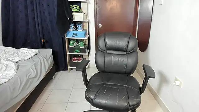 imtonny19 online show from 04/05/26, 03:04