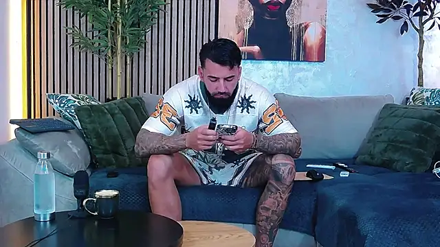 masterkingofmusclee online show from 06/01/26, 07:54