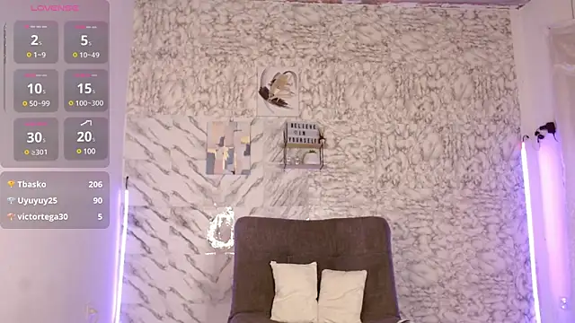 Snapshot of VALERIADREMS chatting on 02/10/25, 04:14 VALERIADREMS online show from 02/10/25, 04:14