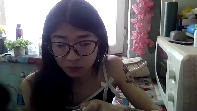 CarlyJoy online show from 04/03/26, 09:51