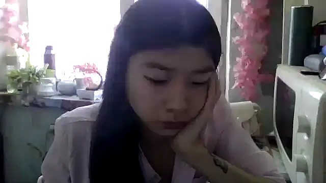 CarlyJoy online show from 04/11/26, 11:03