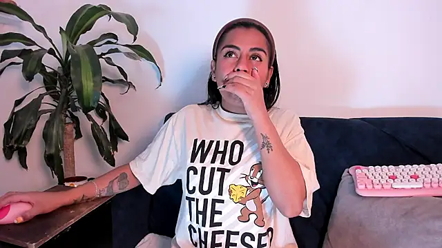 im amber online show from 10/23/25, 02:05