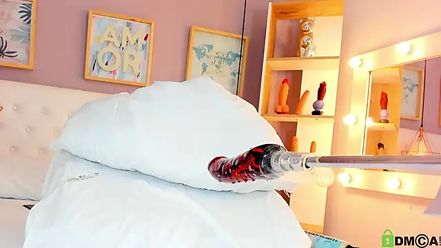 Snapshot of julyanna_ chatting on 10/08/25, 08:39 julyanna online show from 10/08/25, 08:39