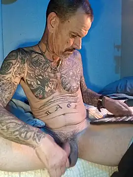 Snapshot of deepstroker42071 chatting on 11/28/25, 01:25 deepstroker42071 online show from 11/28/25, 01:25