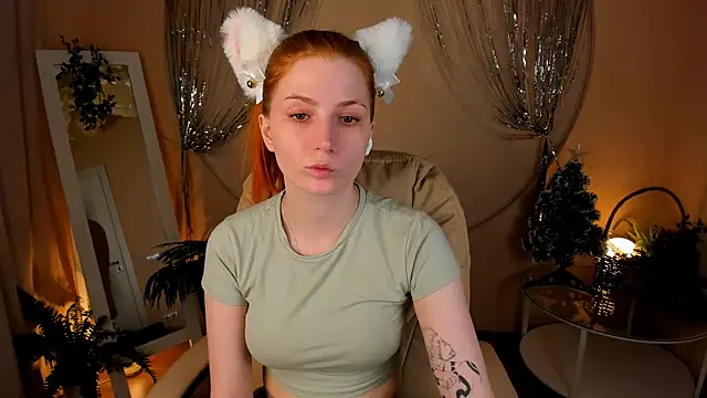 Snapshot of Mira__Blush chatting on 12/22/24, 08:47 Mira Blush online show from 12/22/24, 08:47