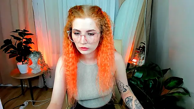 Snapshot of Mira__Blush chatting on 02/08/25, 01:33 Mira Blush online show from 02/08/25, 01:33