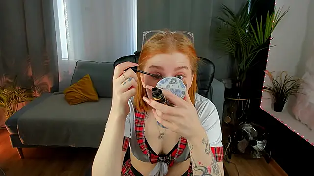 Snapshot of Mira__Blush chatting on 03/21/25, 01:34 Mira Blush online show from 03/21/25, 01:34