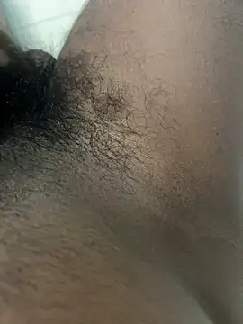 Snapshot of Yurt000 chatting on 11/24/25, 03:23 Yurt000 online show from 11/24/25, 03:23