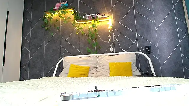 KathrineBerry online show from 04/18/26, 06:50