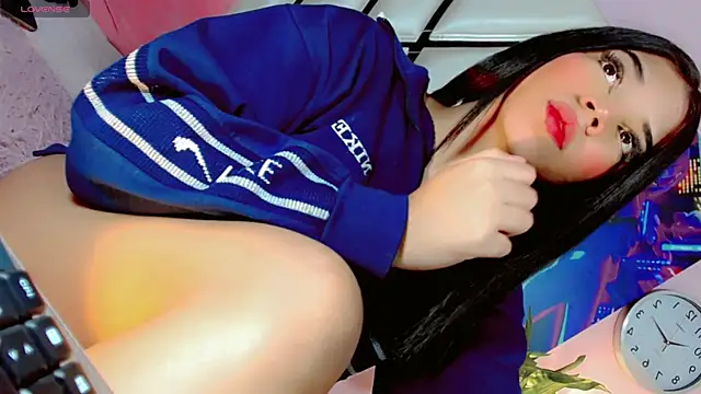 Snapshot of Hannahsmit chatting on 01/31/25, 10:20 Hannahsmit online show from 01/31/25, 10:20