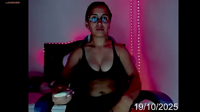 lady hana28 online show from 11/19/25, 12:16