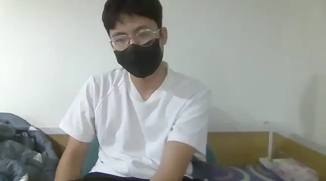 Snapshot of Gwencloudy chatting on 01/08/25, 02:56 Gwencloudy online show from 01/08/25, 02:56