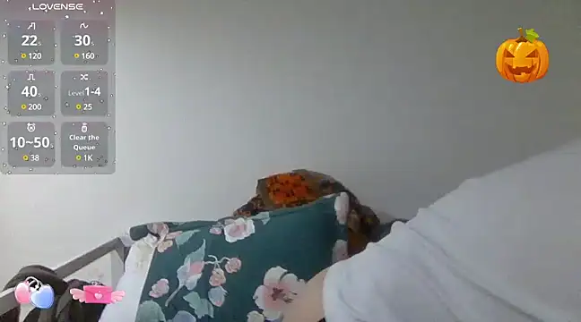 Snapshot of Gwencloudy chatting on 03/01/25, 03:49 Gwencloudy online show from 03/01/25, 03:49